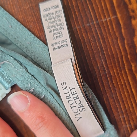 Victoria's Secret Green Seamless Bra Everyday Comfort - Picture 2 of 2